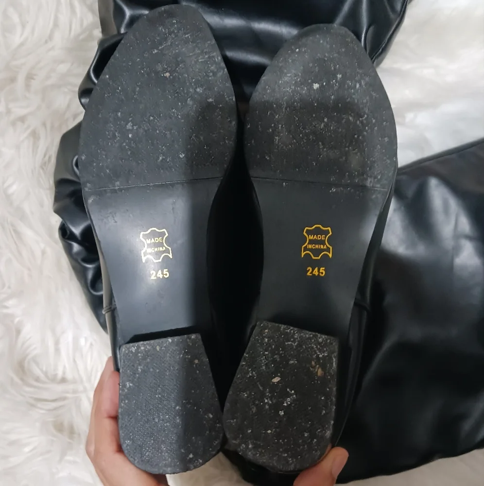 Women Black slouchy flat knee boots - Picture 9 of 12